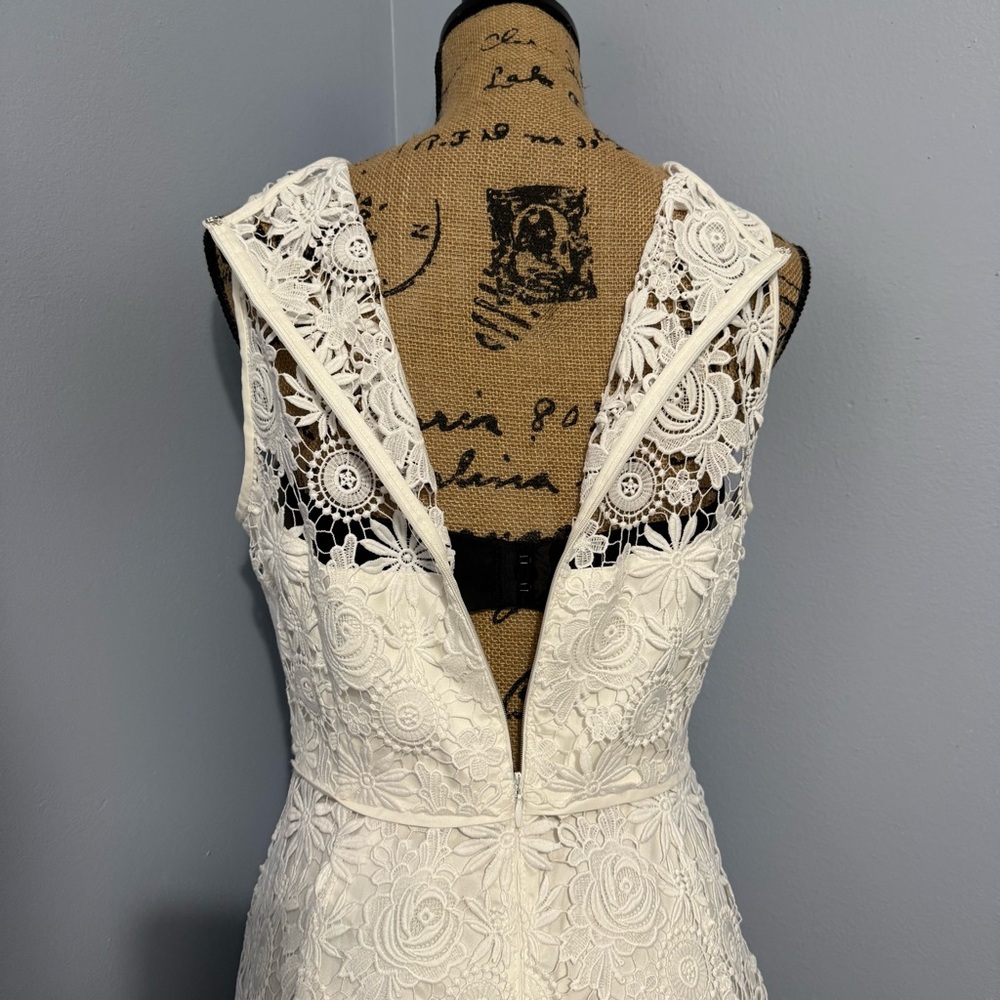 WHBM Floral Lace Dress - Picture 14 of 16